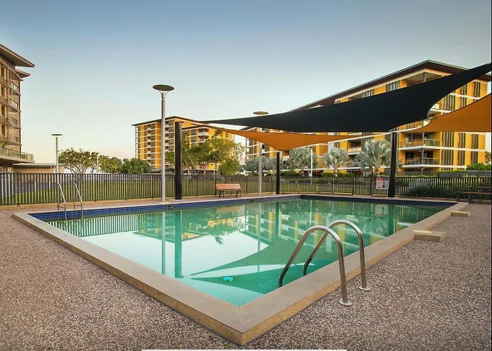 Harbour-View Waterfront Apartment